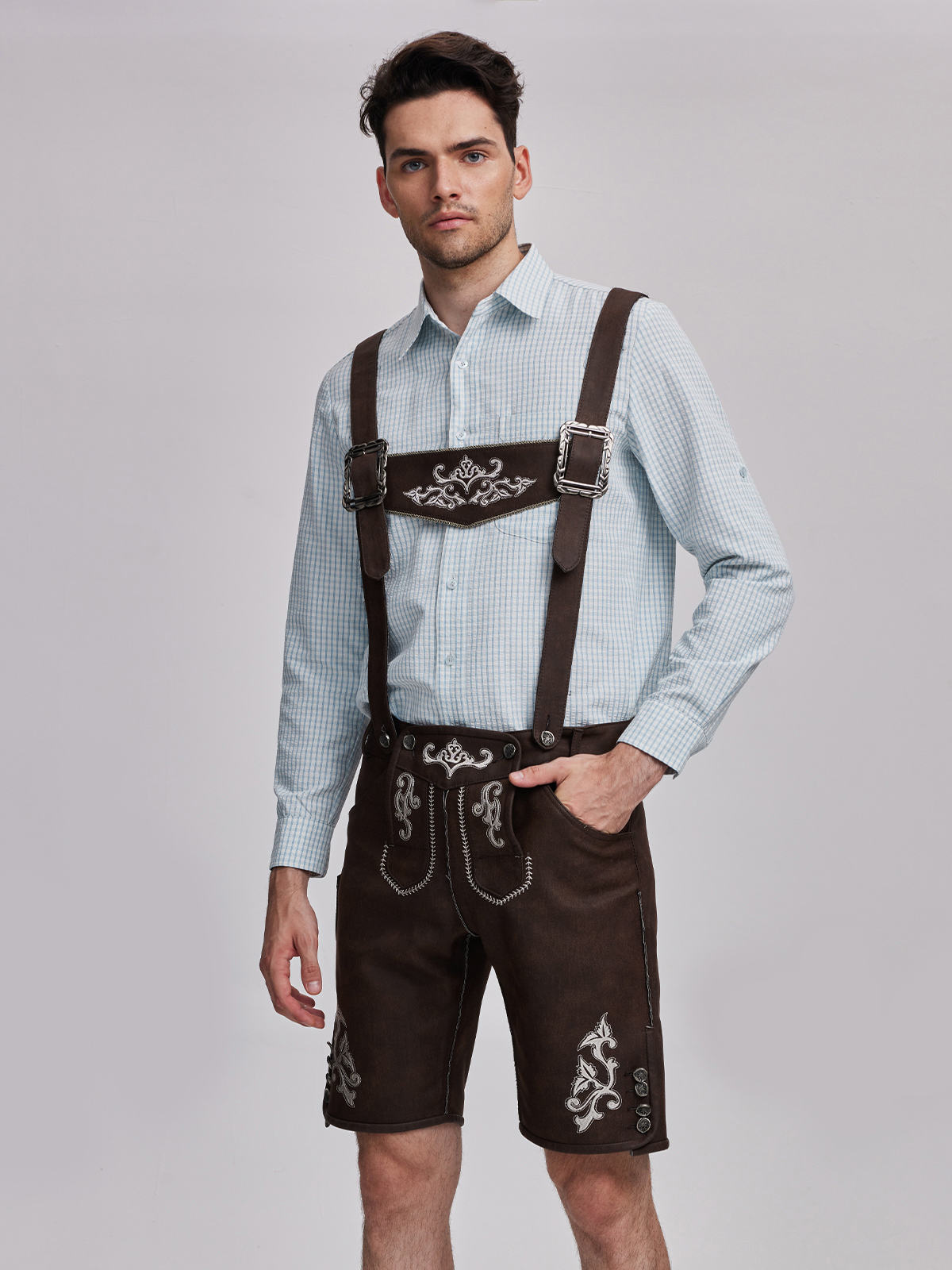 Exklusives Dirndl in Braun mit aufwendiger Stickerei