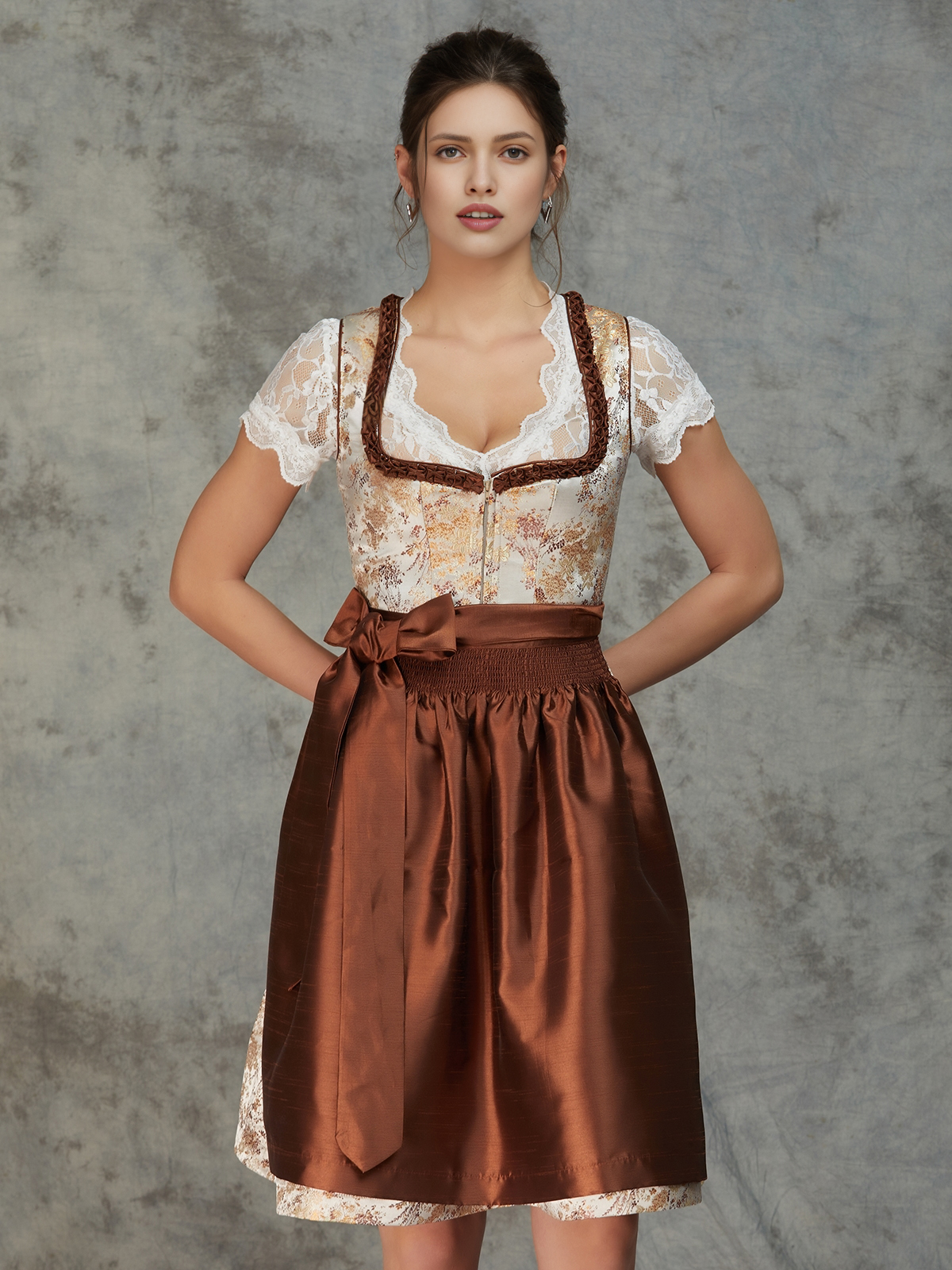 Langärmelige Dirndlbluse in Gelb