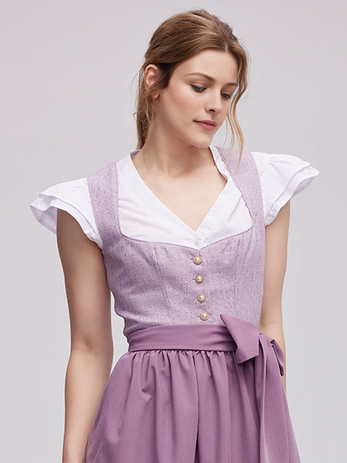 Dirndl in Braun und Gold
