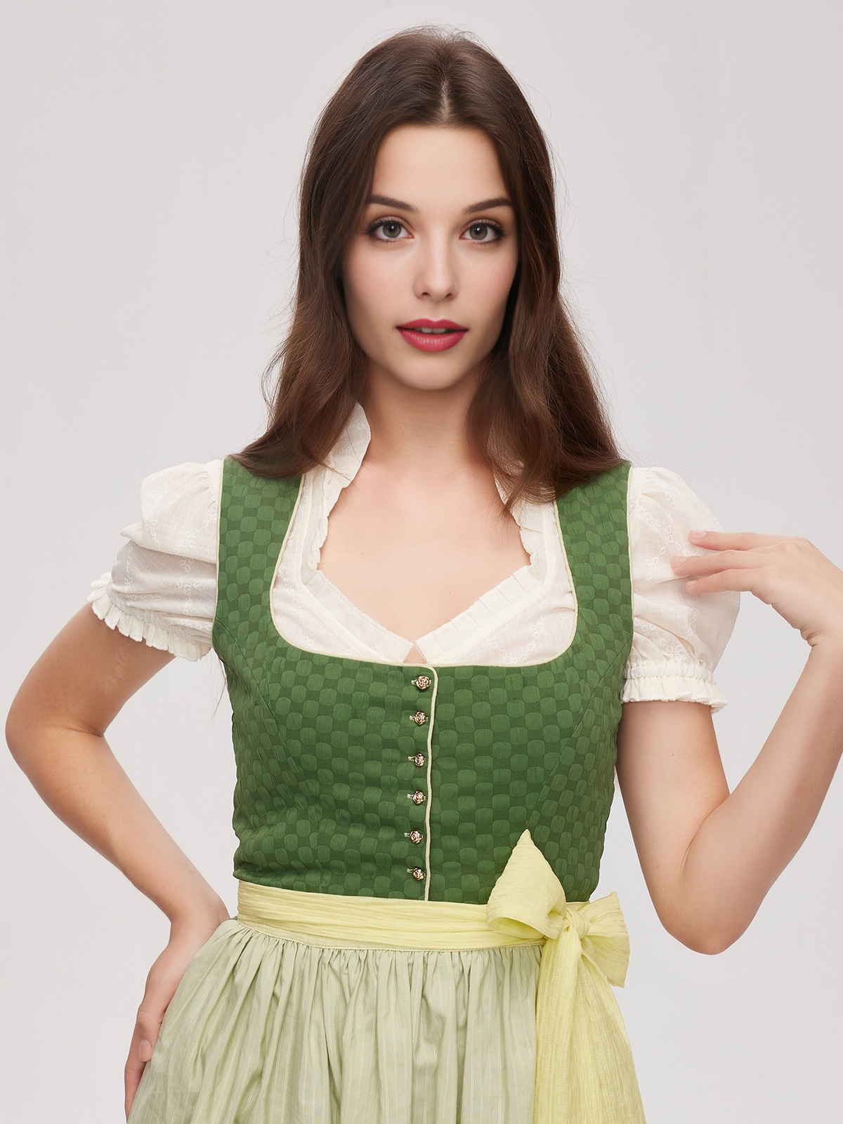Dirndl in hellem Grün – stilvolle Eleganz für jeden Anlass