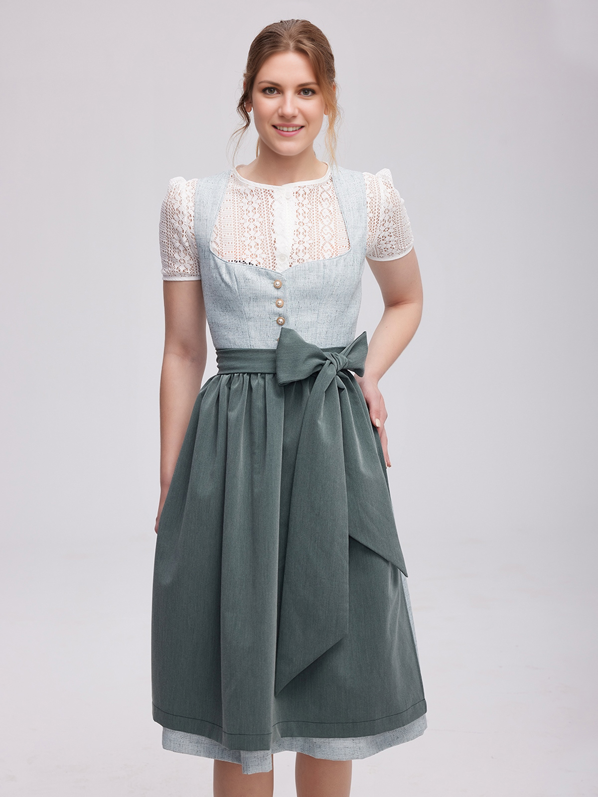Dirndl Jeansblau – Tradition mit modernem Flair
