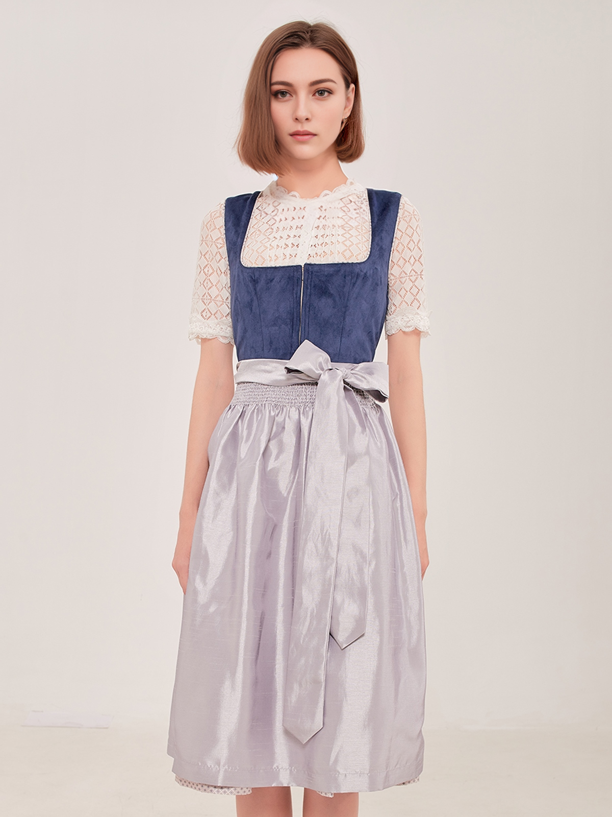 Dirndl in Blau – ein zeitloser Klassiker