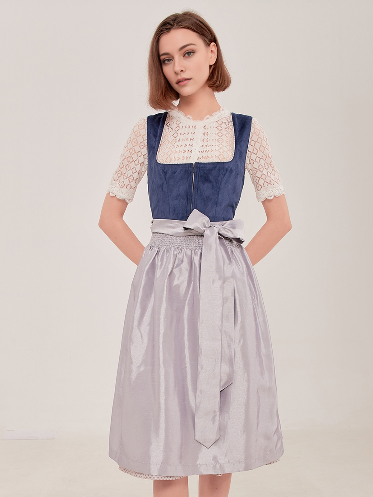Dirndl in Blau – zeitloser Charme