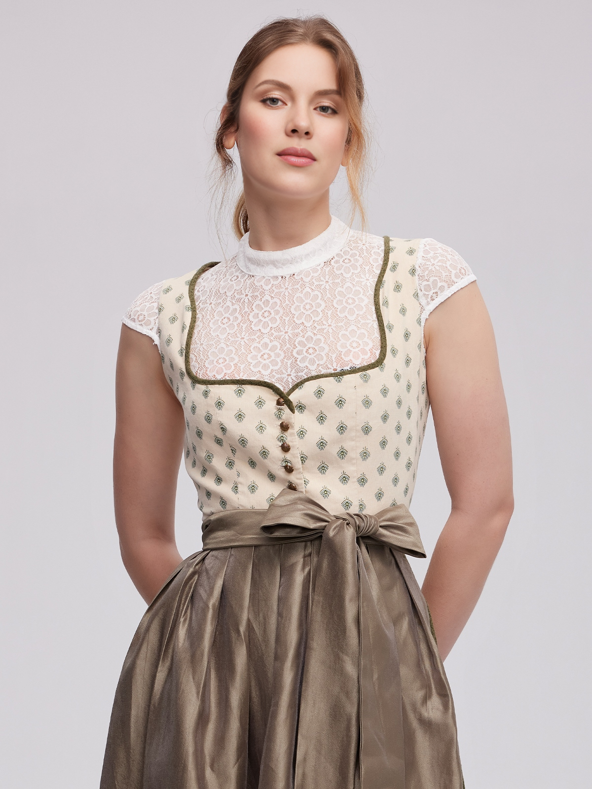 Altes Dirndl in Gelb