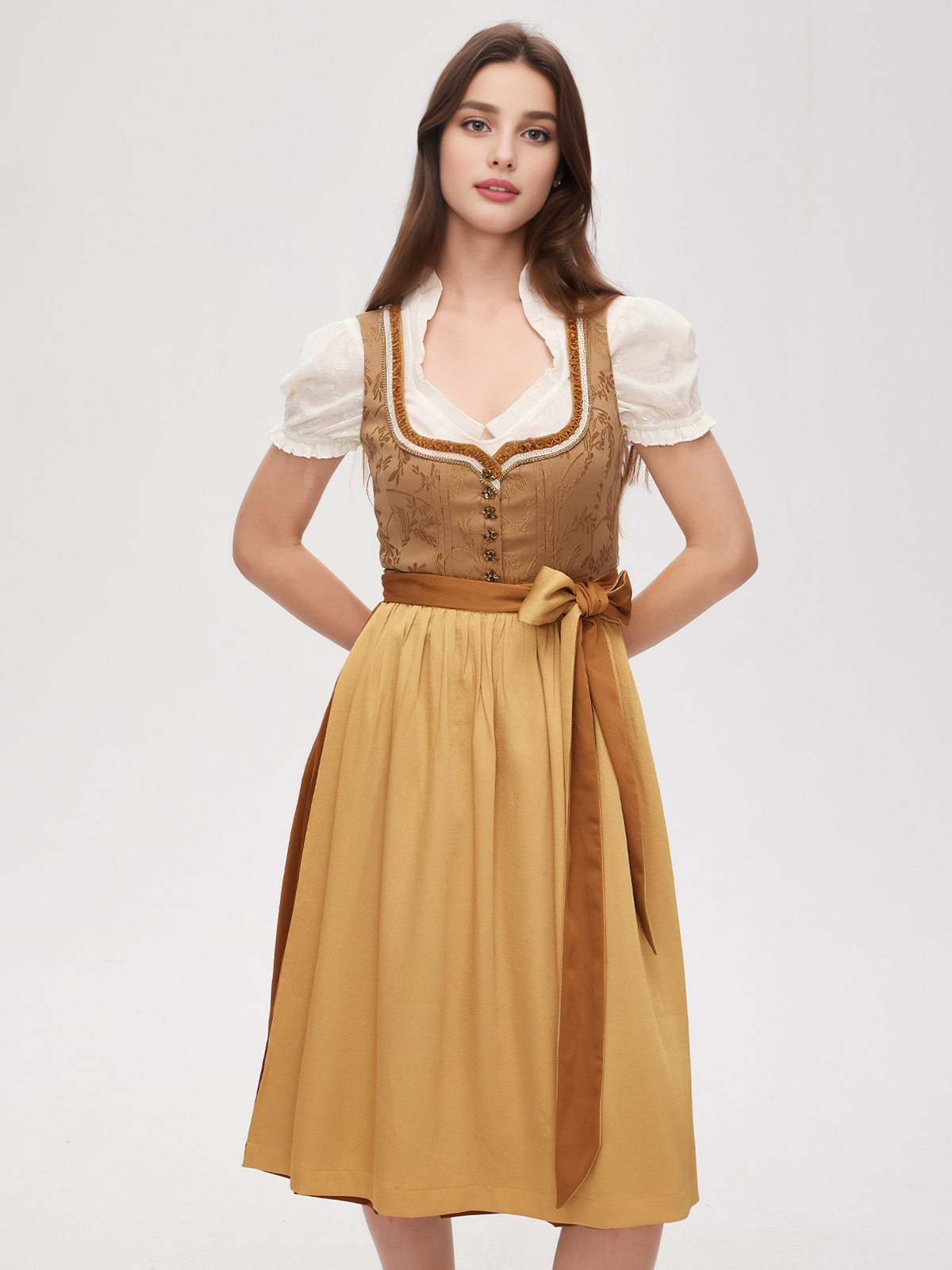 Rot-grünes Dirndl mit floralen Akzenten