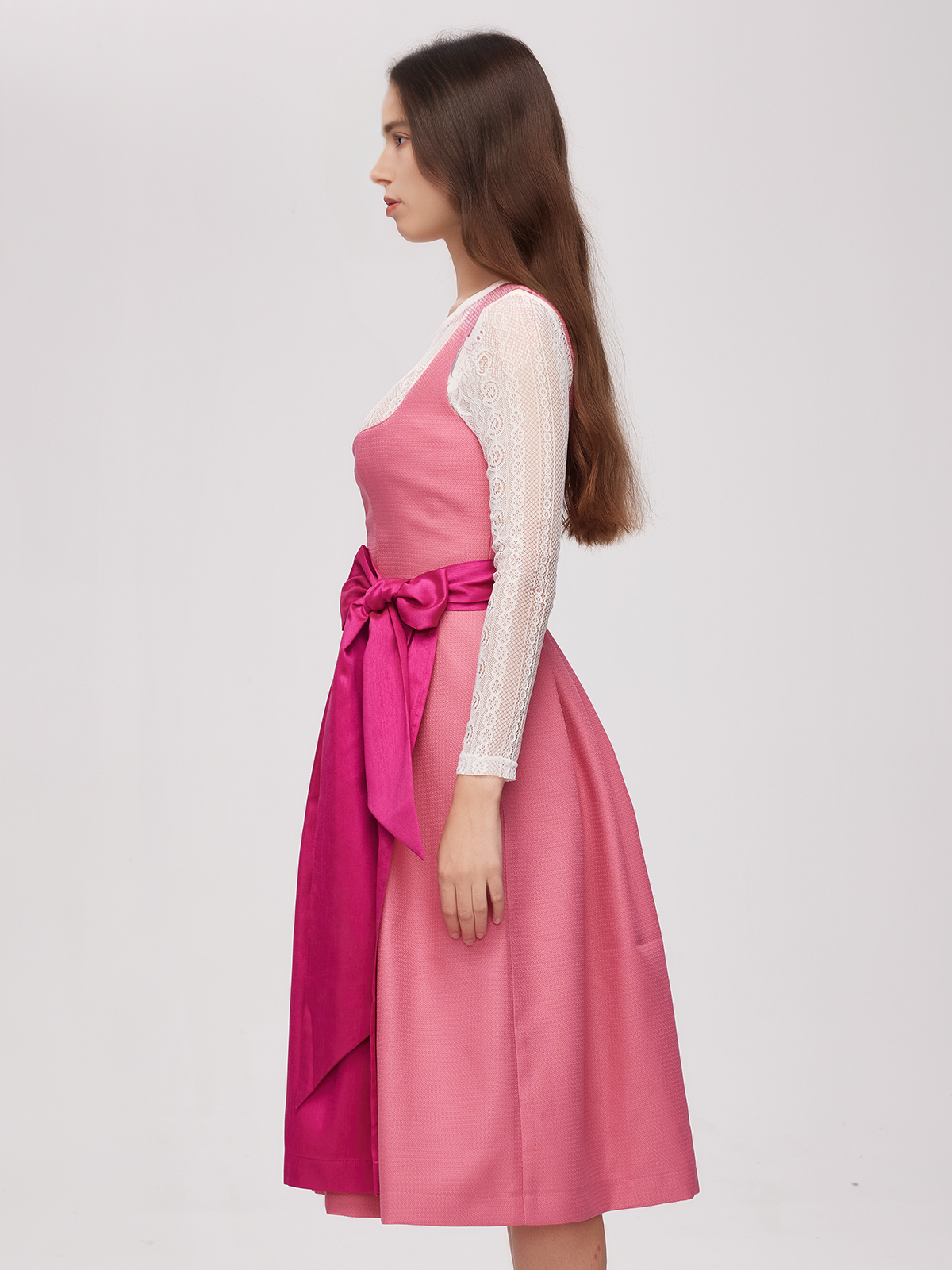 Dirndl in Pink – feminin und modern