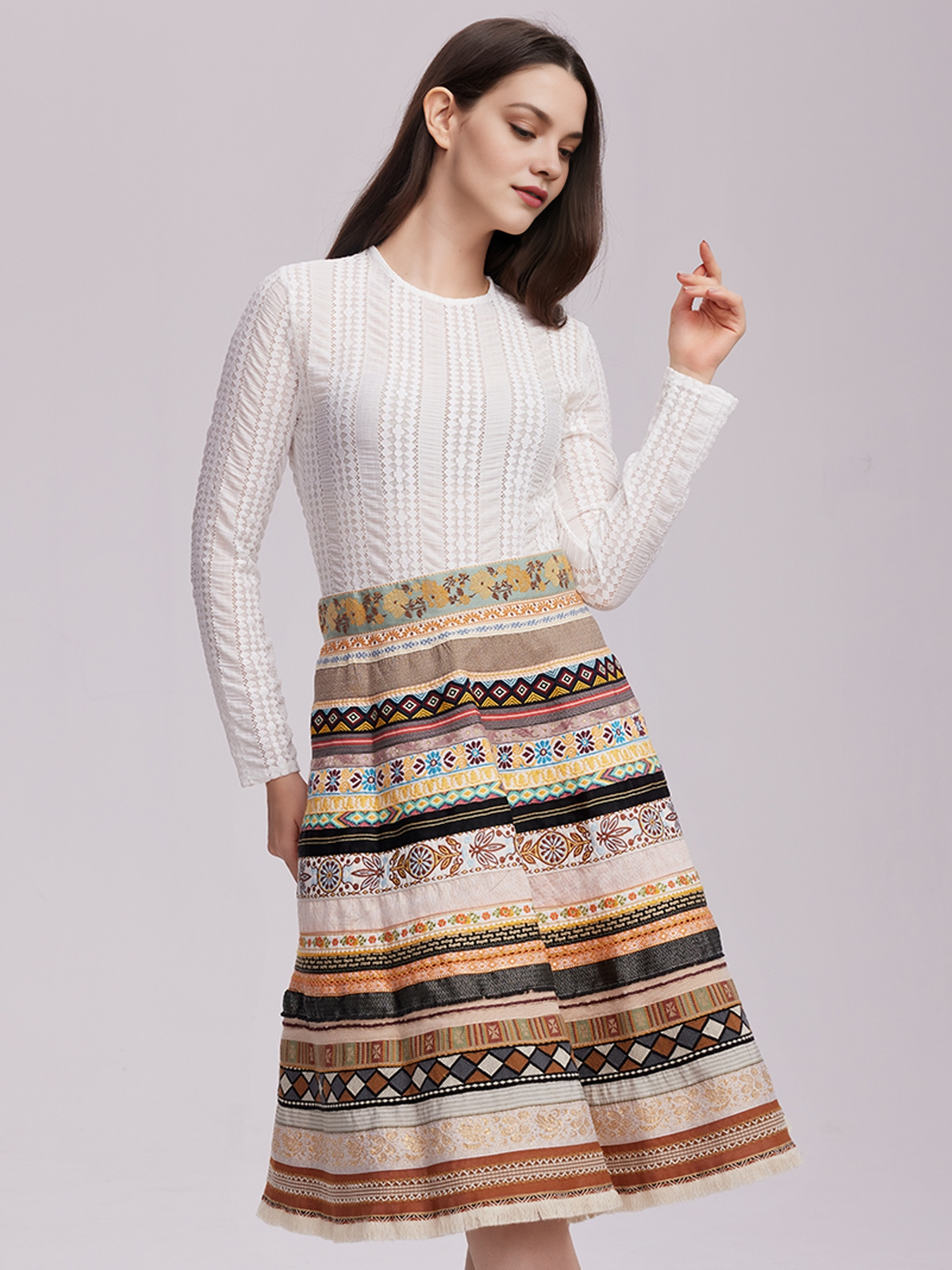 Modernes gelbes Dirndl mit frischem Design